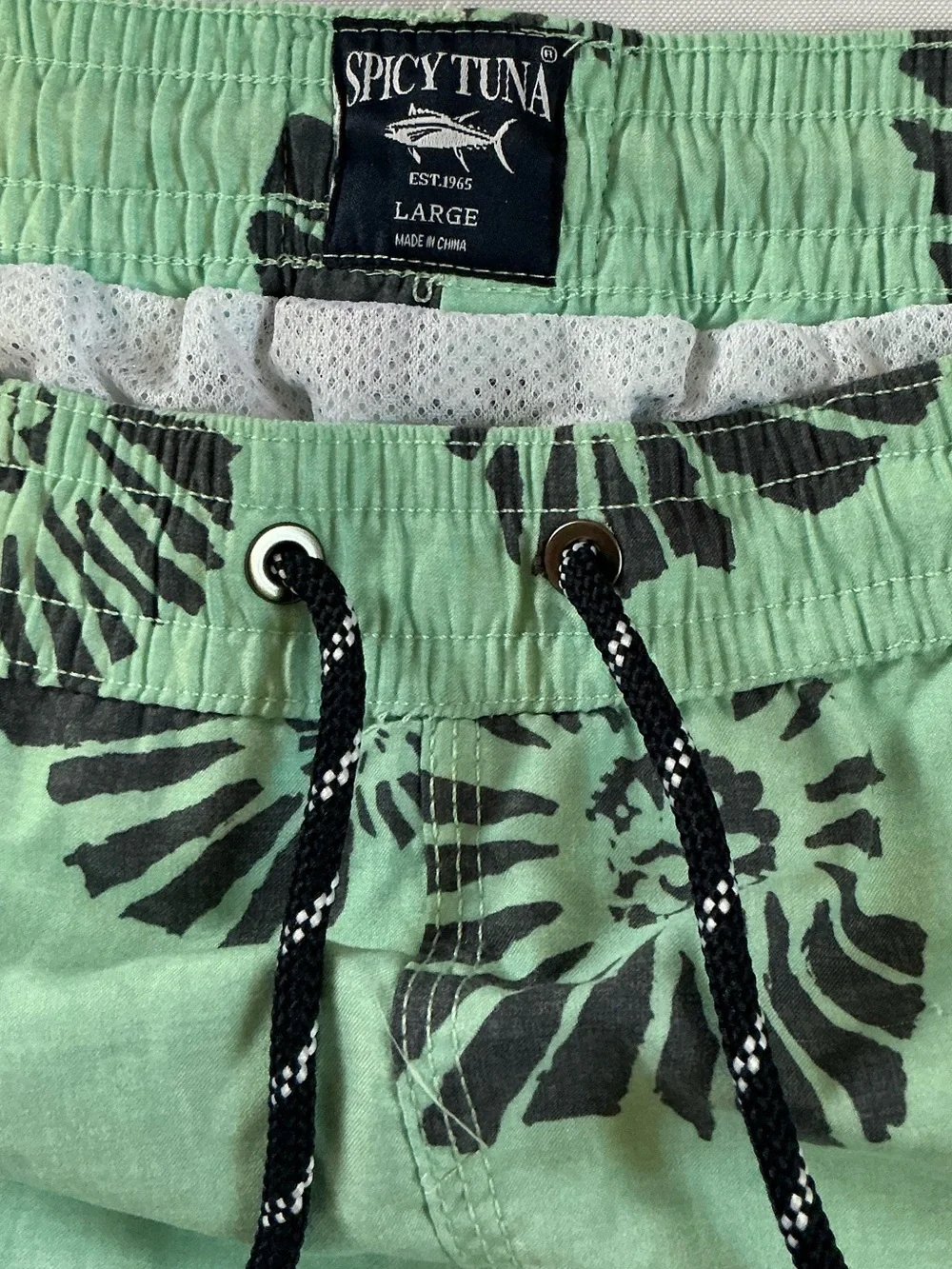 Spicy Tuna Green & Navy Blue Leaf Print Swim Trunks Size Large